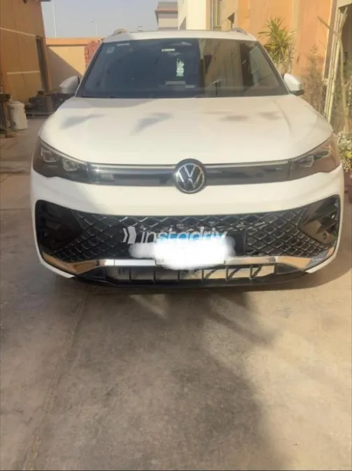 Volkswagen Tiguan 2024 White Used for Sale - 1