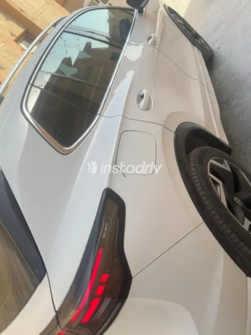 Volkswagen Tiguan 2024 White Used for Sale - 3