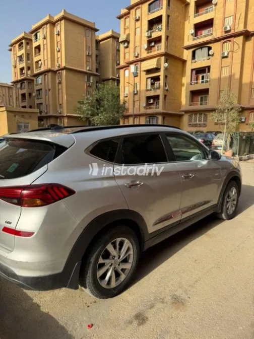 Hyundai Tucson 2019 Silver Used for Sale - 3