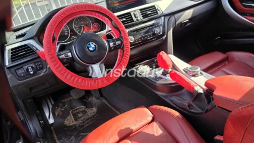 بي ام دبليو 320 2019 أزرق غامق مستعملة للبيع - 4