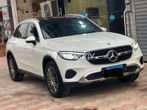 مرسيدس GLC 2023 أبيض مستعملة للبيع - 1