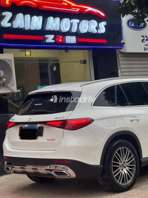مرسيدس GLC 2023 أبيض مستعملة للبيع - 4