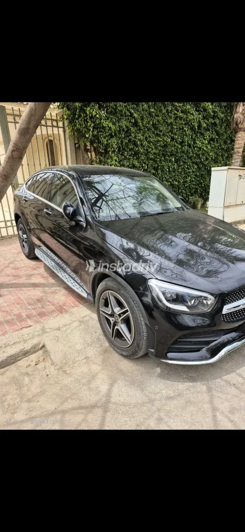 مرسيدس GLC 200 2020 أسود مستعملة للبيع - 4