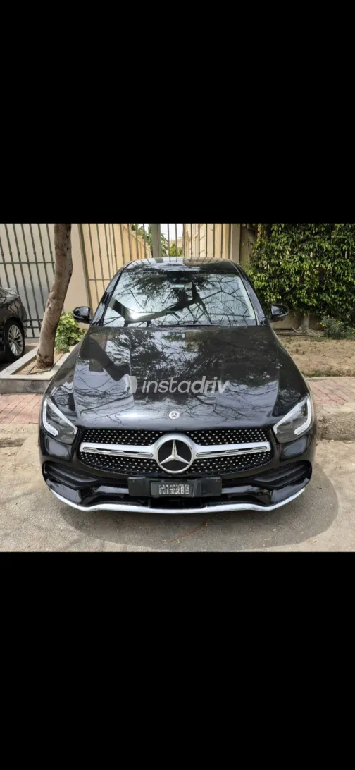 مرسيدس GLC 200 2020 أسود مستعملة للبيع - 6