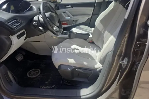 Peugeot 308 2016 White Used for Sale - 10