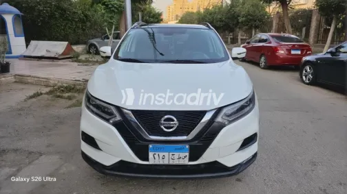 Nissan Qashqai 2019 White Used for Sale - 3