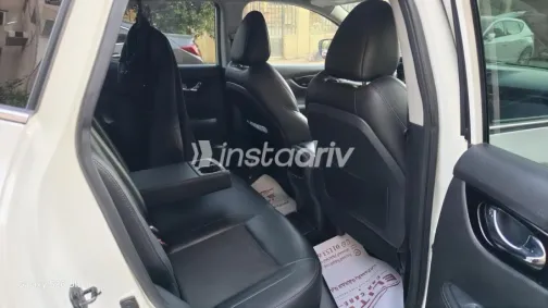 Nissan Qashqai 2019 White Used for Sale - 8