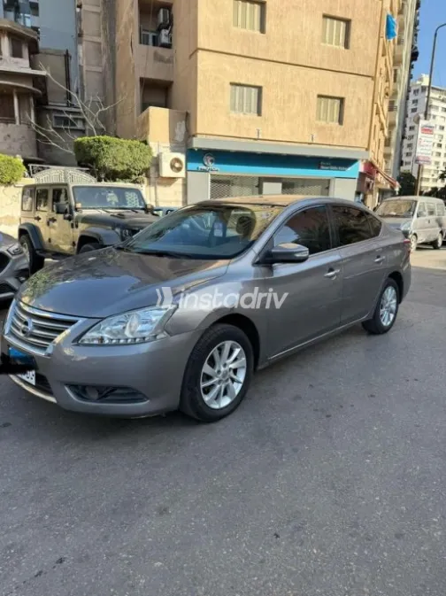 Nissan Sentra 2019 White Used for Sale - 1