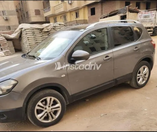 Nissan Qashqai 2014 Gray Used for Sale - 2