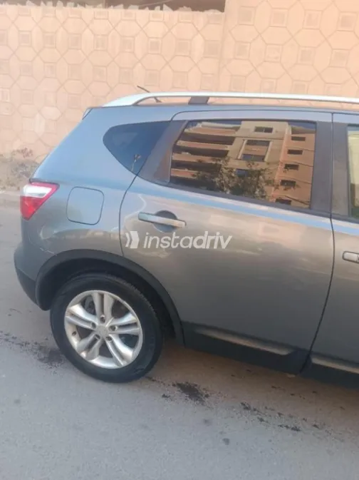 نيسان قشقاي 2014 رمادي مستعملة للبيع - 1