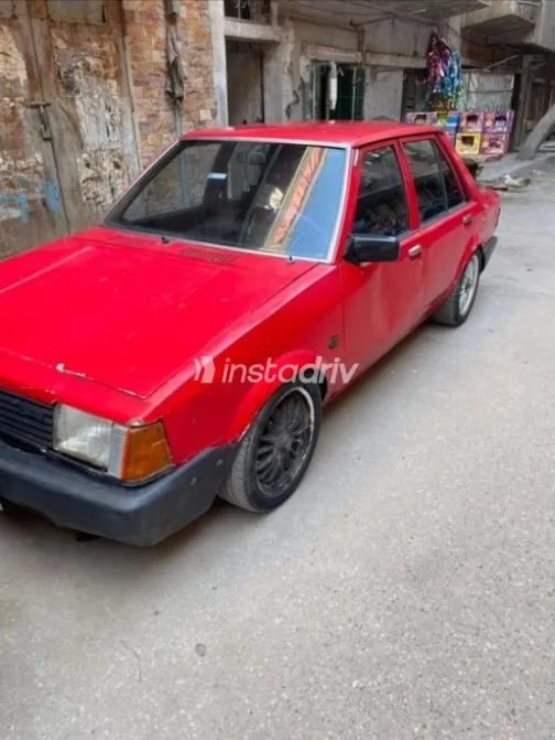 مازدا 323 1982 أحمر مستعملة للبيع - 1