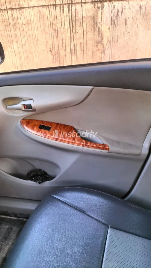 Toyota Corolla 2011 Gray Used for Sale - 9