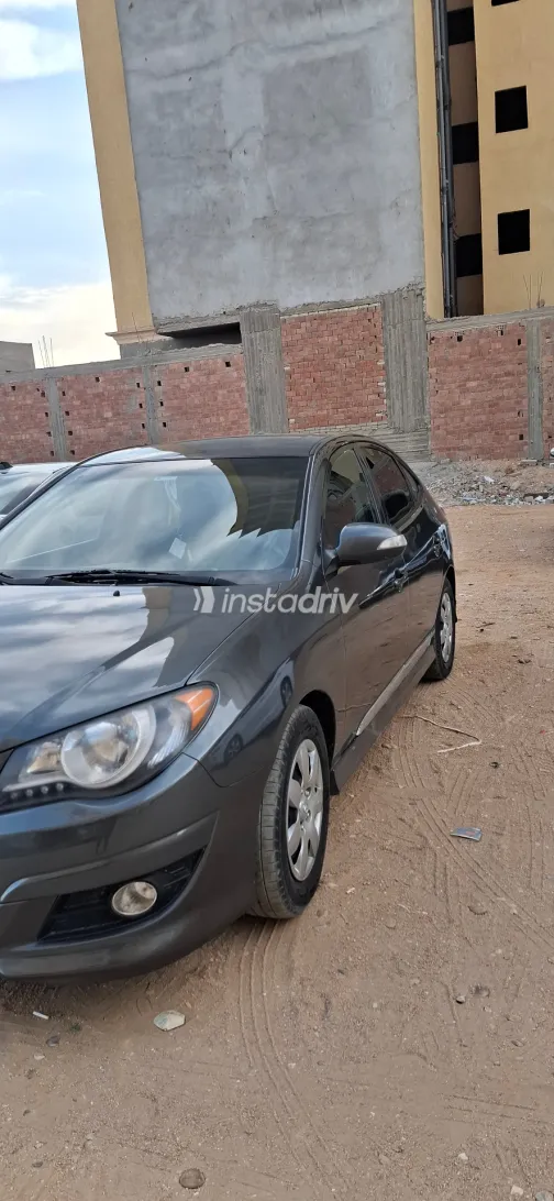 هيونداي إلنترا اتش دى 2017 رمادي مستعملة للبيع - 3