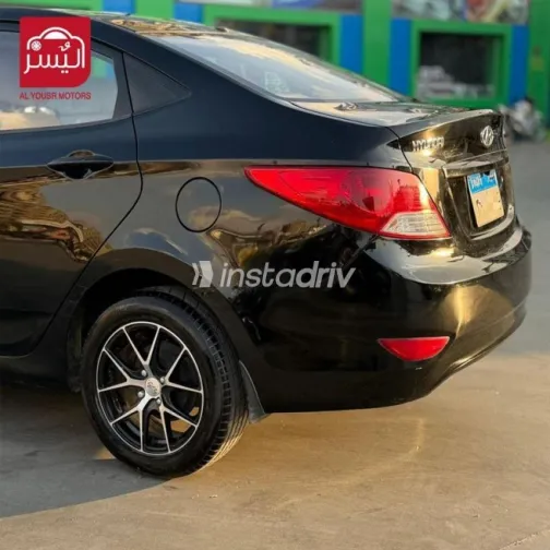 هيونداي اكسنت RB 2012 أسود مستعملة للبيع - 6