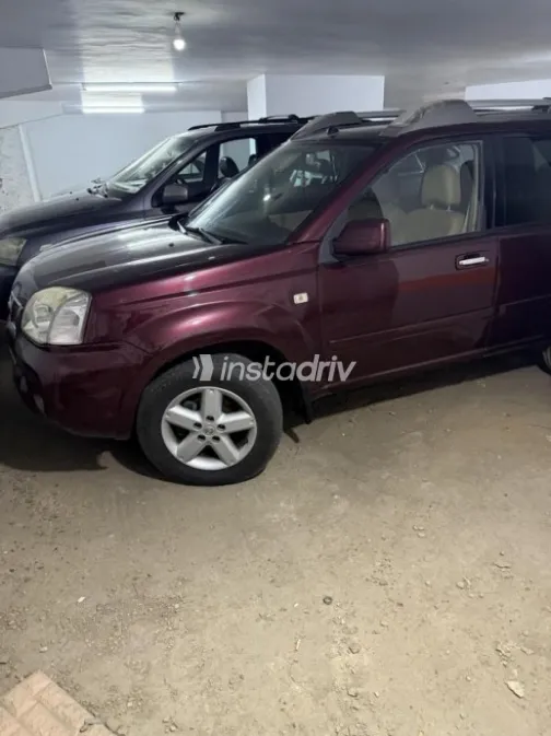 نيسان اكس تريل 2007 أحمر غامق مستعملة للبيع - 1