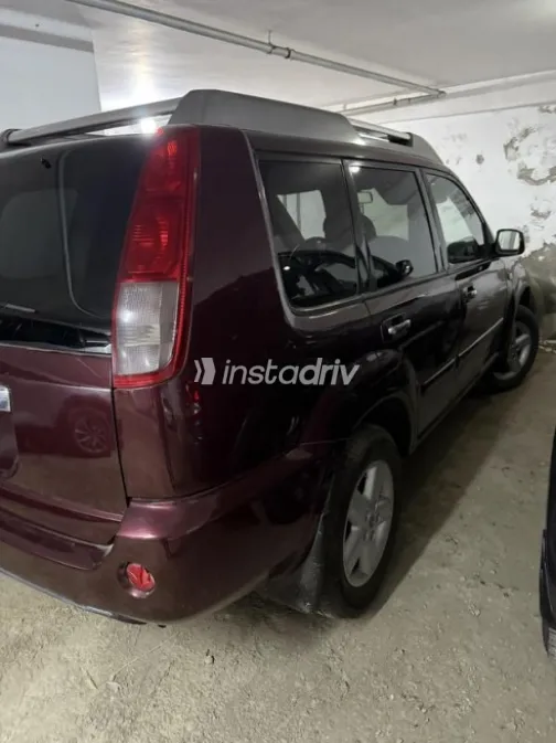 نيسان اكس تريل 2007 أحمر غامق مستعملة للبيع - 2