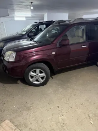 نيسان اكس تريل 2007 أحمر غامق مستعملة للبيع
