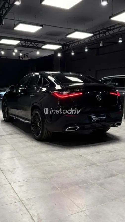 مرسيدس GLC 300 2024 أسود مستعملة للبيع - 4