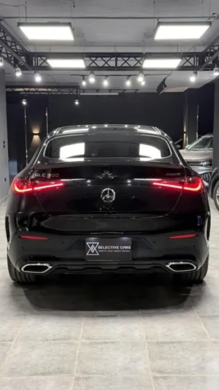 مرسيدس GLC 300 2024 أسود مستعملة للبيع
