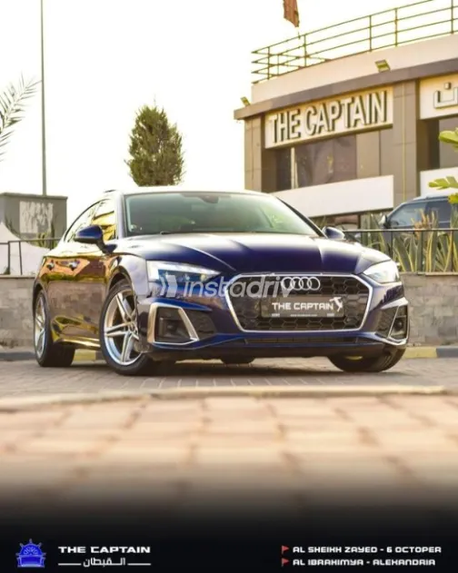 اودي A5 2023 أزرق غامق مستعملة للبيع - 1