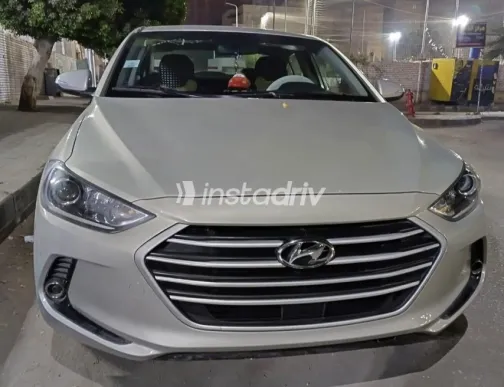 Hyundai Elantra AD 2017 Gold Used for Sale - 8