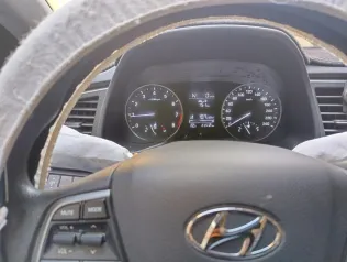 Hyundai Elantra AD 2017 Gold Used for Sale