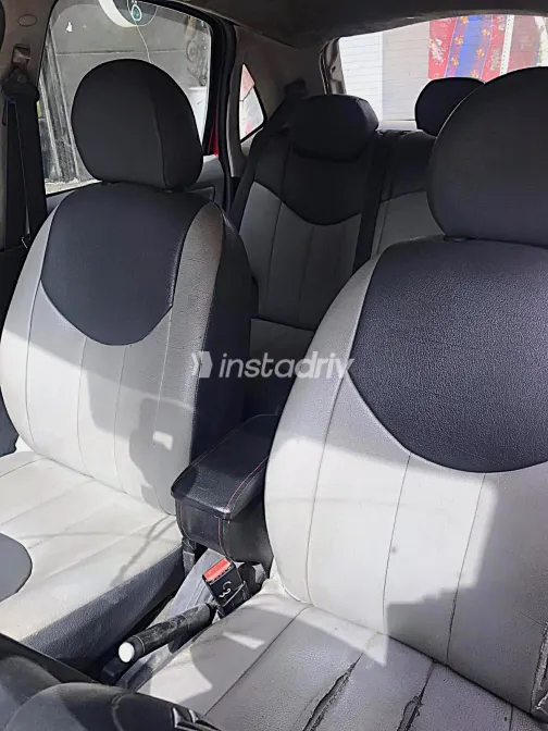 سيتروين C3 2004 أبيض مستعملة للبيع - 2