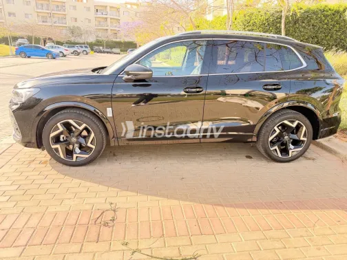 Volkswagen Tiguan 2025 Black Used for Sale - 9