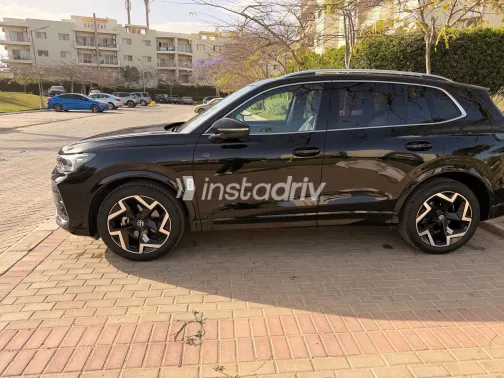 Volkswagen Tiguan 2025 Black Used for Sale - 10