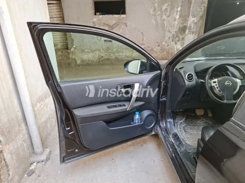 نيسان قشقاي 2013 بني مستعملة للبيع - 2