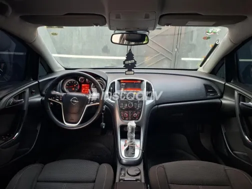 Opel Astra 2017 White Used for Sale - 3