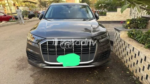 اودي Q7 2023 بني مستعملة للبيع - 2