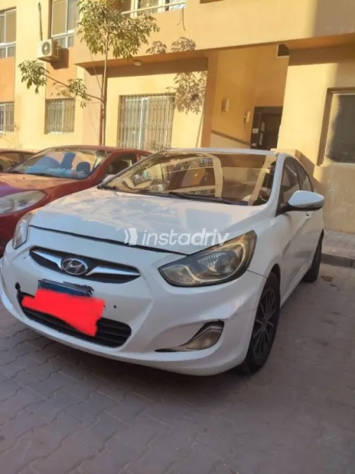 Hyundai Accent RB 2012 White Used for Sale - 3