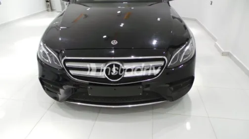 مرسيدس E 350 2018 أسود مستعملة للبيع - 1