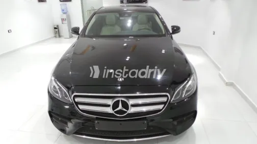 مرسيدس E 350 2018 أسود مستعملة للبيع - 2