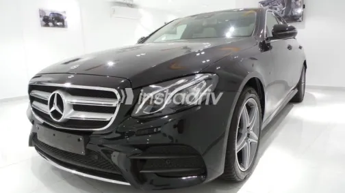 مرسيدس E 350 2018 أسود مستعملة للبيع - 3