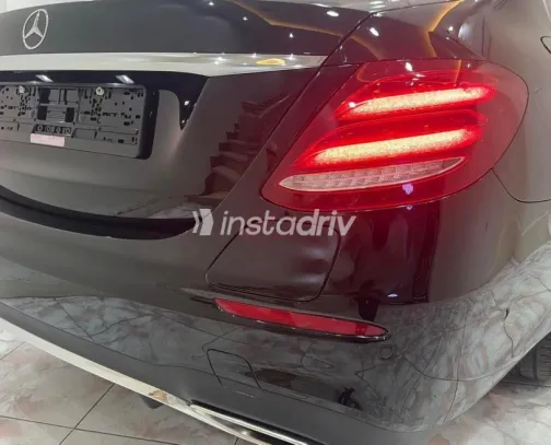 مرسيدس E 350 2018 أسود مستعملة للبيع - 7