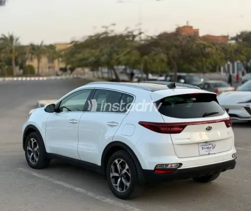 كيا سبورتاج 2021 أبيض مستعملة للبيع - 5