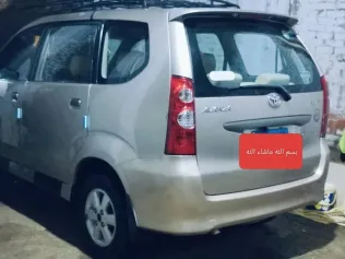 تويوتا افانزا 2010 ذهبي مستعملة للبيع