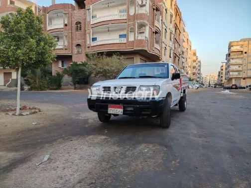 نيسان بيك اب 2002 أبيض مستعملة للبيع - 4
