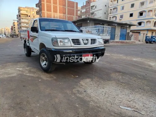 نيسان بيك اب 2002 أبيض مستعملة للبيع - 5
