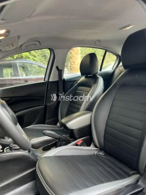 Fiat Tipo 2021 Silver Used for Sale - 5