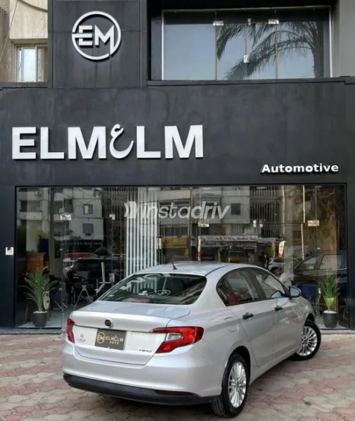 Fiat Tipo 2021 Silver Used for Sale - 8