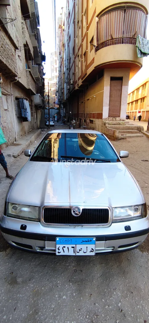 سكودا اوكتافيا A4 2000 فضي مستعملة للبيع - 4