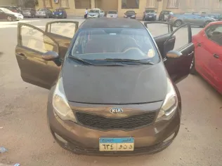 كيا ريو 2015 بني مستعملة للبيع