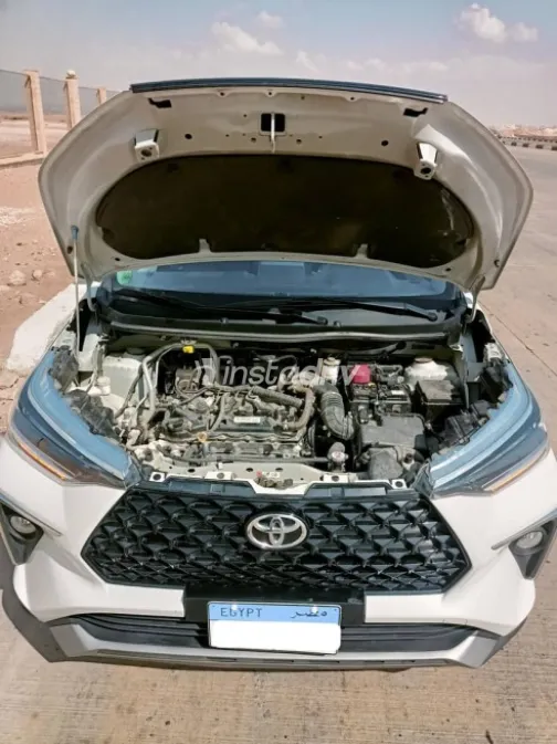 Toyota Veloz 2023 White Used for Sale - 7