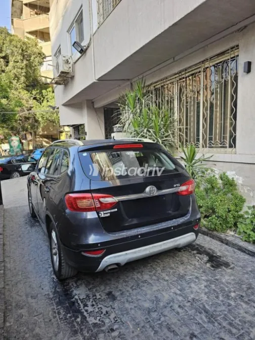 Brilliance V5 2014 Black Used for Sale - 5