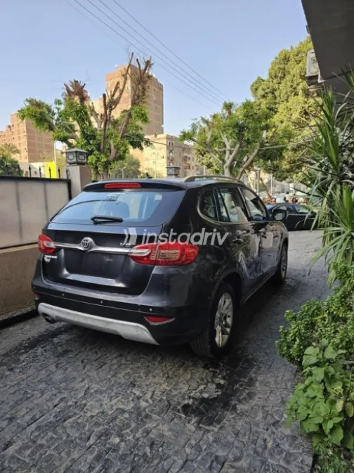 Brilliance V5 2014 Black Used for Sale - 6