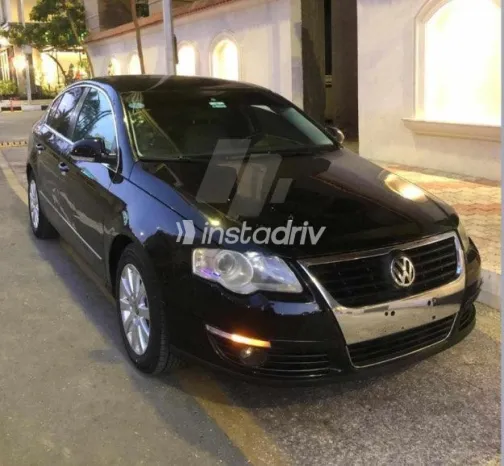 Volkswagen Passat 2010 Black Used for Sale - 1