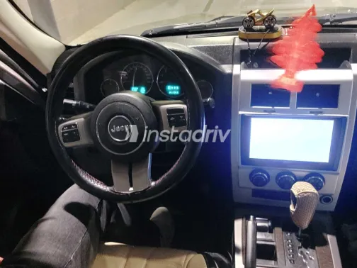 Jeep Cherokee 2013 Silver Used for Sale - 8